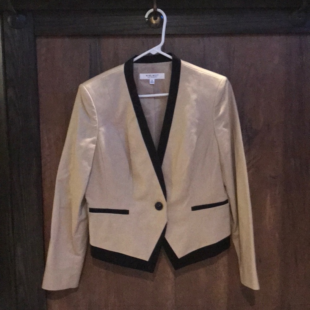 Nine West tan and black blazer